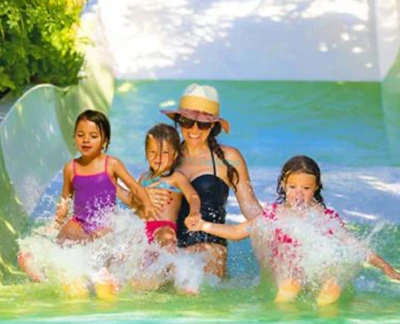 Entrada para Siam Park Tenerife - Disfruta de un día emocionante con una entrada para Siam Park Tenerife. Experimenta toboganes de agua a alta velocidad, olas gigantes y piscinas relajantes en un entorno impresionante inspirado en Tailandia. Explora atracciones emocionantes para todas las edades en el mejor parque acuático de Tenerife. Prepárate para una aventura acuática inolvidable en Siam Park. Entrada para Siam Park Tenerife - Imagen 5 de 5