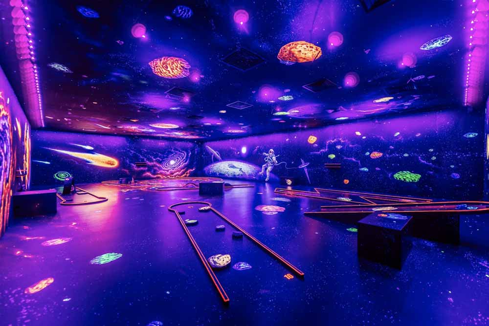3D Blacklight Minigolf Dubai Tickets - Image 3 of 5