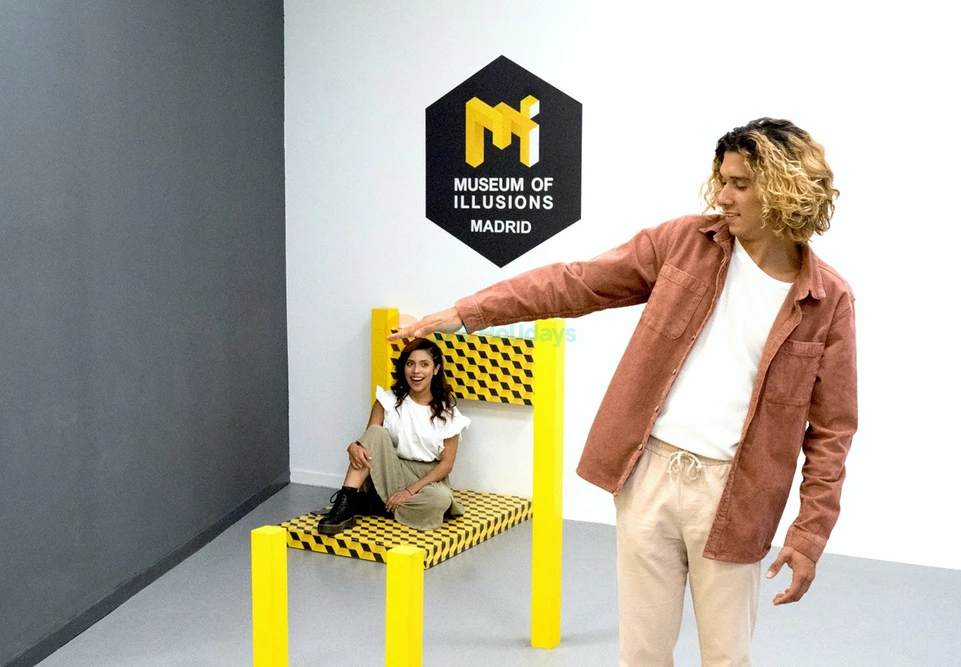 Museum of Illusions Madrid | Interactive & Mind-Bending Experience - JTR Holidays