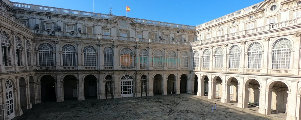 Royal Palace of Madrid Guided Tour Ticket – Explore Spain’s Majestic Landmark - JTR Holidays - Image 4 of 5