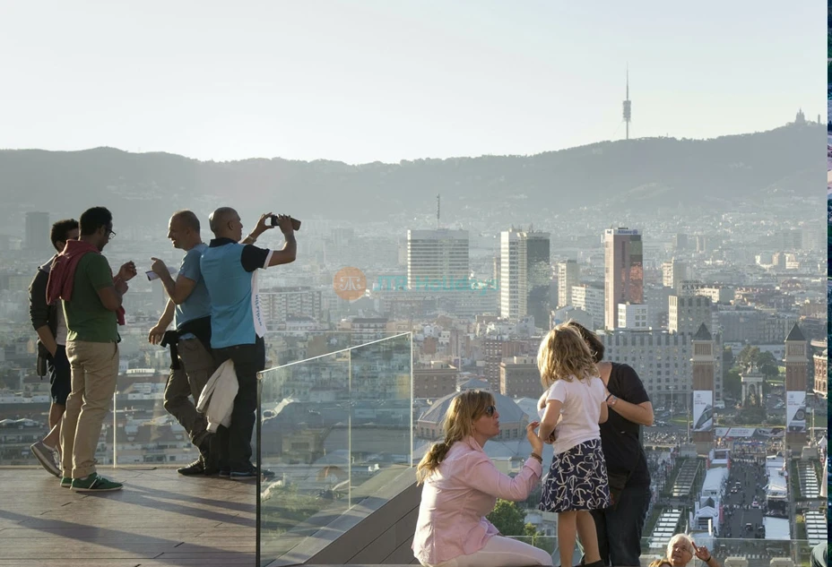 Entrada al Museu Nacional d'Art de Catalunya en Barcelona - Image 7 of 8