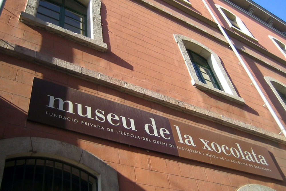 Chocolate Museum (Museu de la Xocolata de Barcelona) - Visit the Chocolate Museum in Barcelona and explore the history, art, and making of chocolate. See incredible chocolate sculptures, join interactive workshops, and enjoy a sweet experience. Get a free chocolate bar with your ticket and discover the magic of chocolate in Barcelona! Chocolate Museum (Museu de la Xocolata de Barcelona) - Image 2 of 5