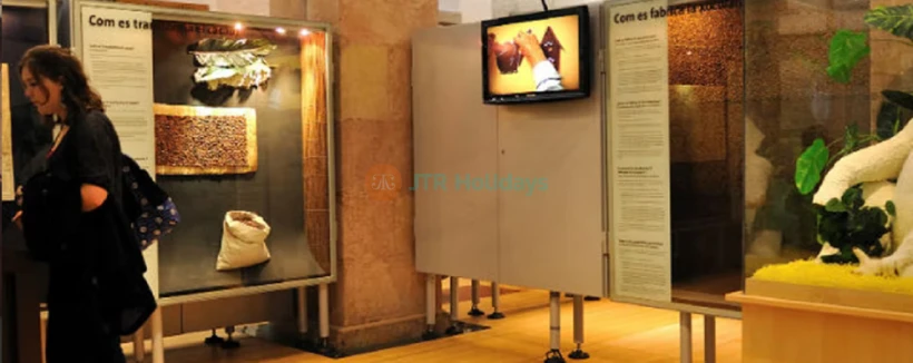 Museo del Chocolate (Museu de la Xocolata de Barcelona) - Visita el Museo del Chocolate en Barcelona y explora la historia, el arte y la elaboración del chocolate. Ve increíbles esculturas de chocolate, participa en talleres interactivos y disfruta de una experiencia dulce. ¡Obtén una barra de chocolate gratis con tu entrada y descubre la magia del chocolate en Barcelona! Museo del Chocolate (Museu de la Xocolata de Barcelona) - Imagen 3 de 5