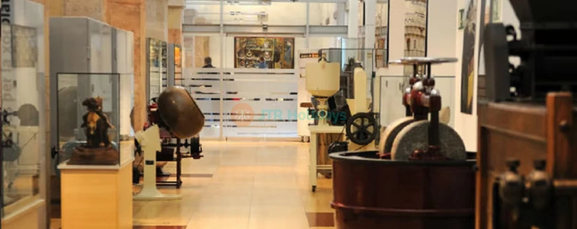 Museo del Chocolate (Museu de la Xocolata de Barcelona) - Visita el Museo del Chocolate en Barcelona y explora la historia, el arte y la elaboración del chocolate. Ve increíbles esculturas de chocolate, participa en talleres interactivos y disfruta de una experiencia dulce. ¡Obtén una barra de chocolate gratis con tu entrada y descubre la magia del chocolate en Barcelona! Museo del Chocolate (Museu de la Xocolata de Barcelona) - Imagen 4 de 5