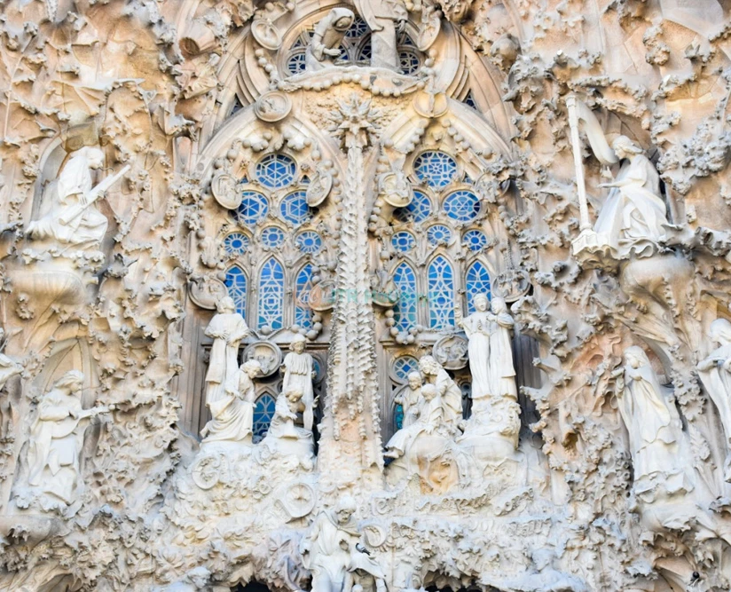 Sagrada Familia Guided Tour | Skip-the-Line Tickets to Gaudí’s Masterpiece - JTR Holidays - Image 2 of 5