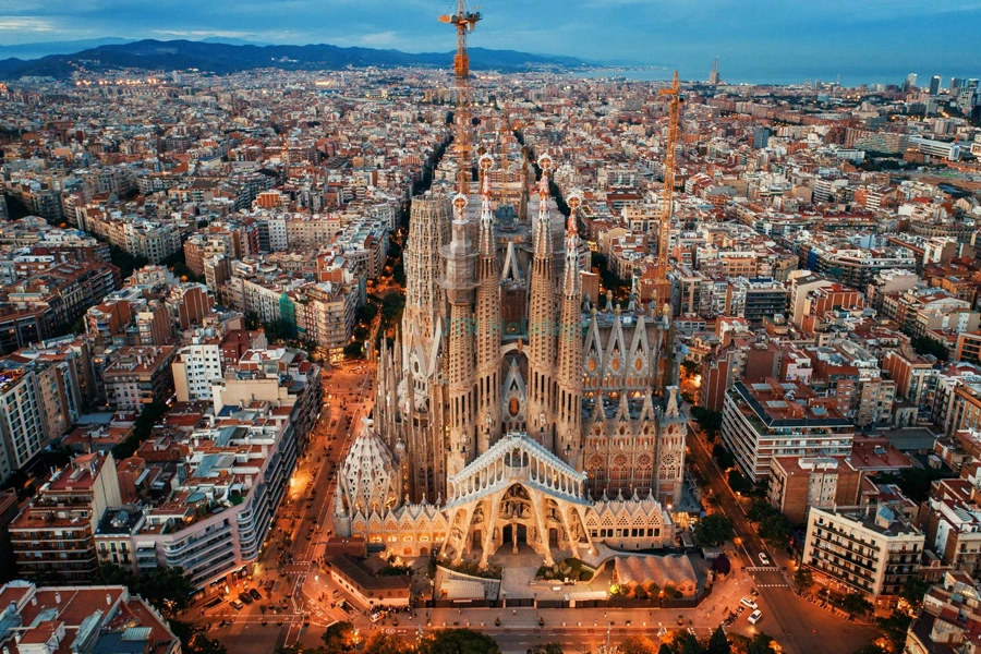 Sagrada Familia Guided Tour | Skip-the-Line Tickets to Gaudí’s Masterpiece - JTR Holidays - Image 6 of 6
