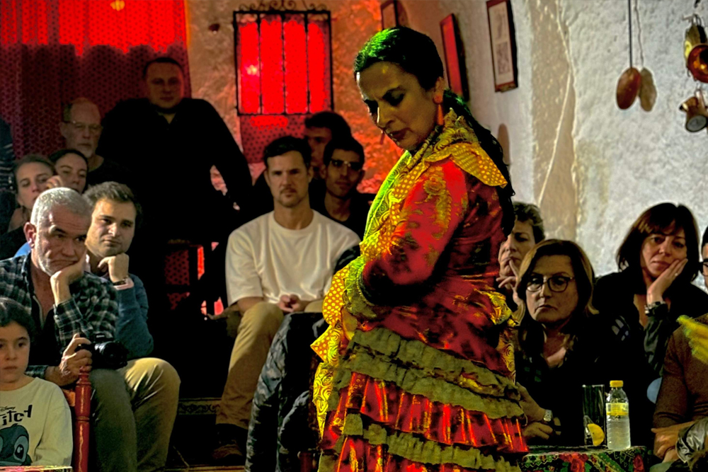 Cuevas Los Tarantos flamenco show in Sacromonte - Image 2 of 5