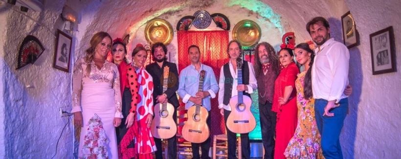 Cuevas Los Tarantos flamenco show in Sacromonte - Experience the Cuevas Los Tarantos flamenco show in Sacromonte, Granada, and enjoy an authentic Spanish performance. Witness passionate dancers, live guitar, and rhythmic clapping in a unique cave setting. Immerse yourself in the rich Andalusian culture and gypsy flamenco traditions. Book your unforgettable flamenco night in Granada today! Cuevas Los Tarantos flamenco show in Sacromonte - Image 4 of 5