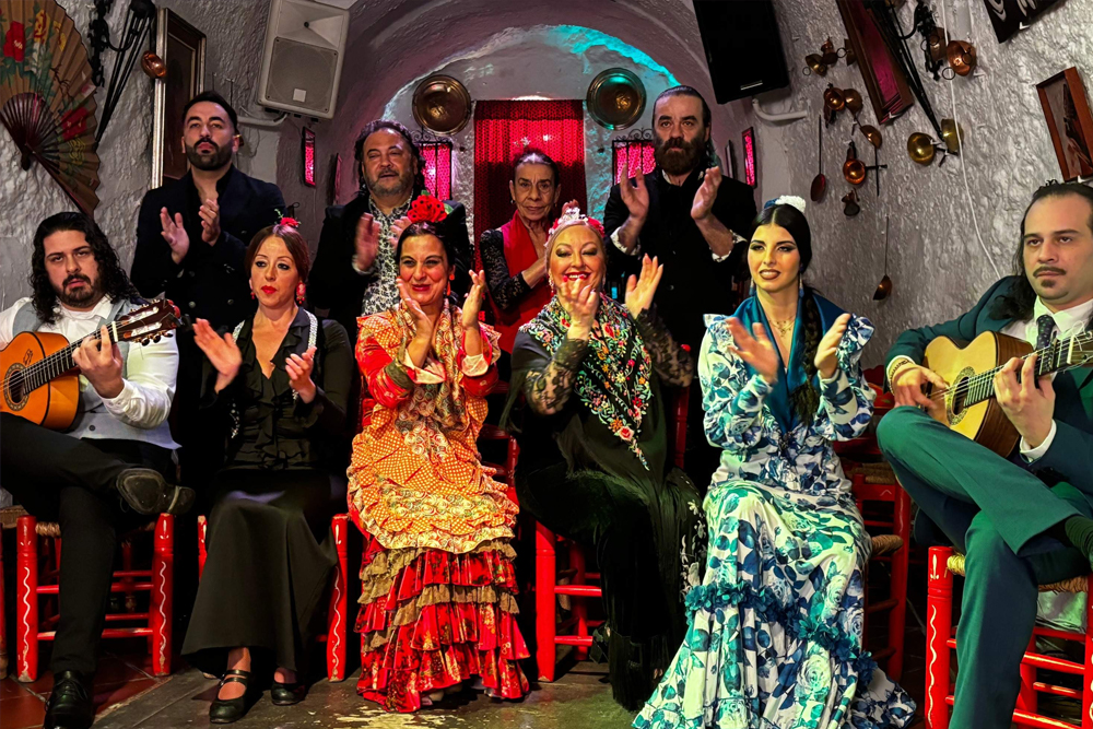 Cuevas Los Tarantos flamenco show in Sacromonte - Image 5 of 8