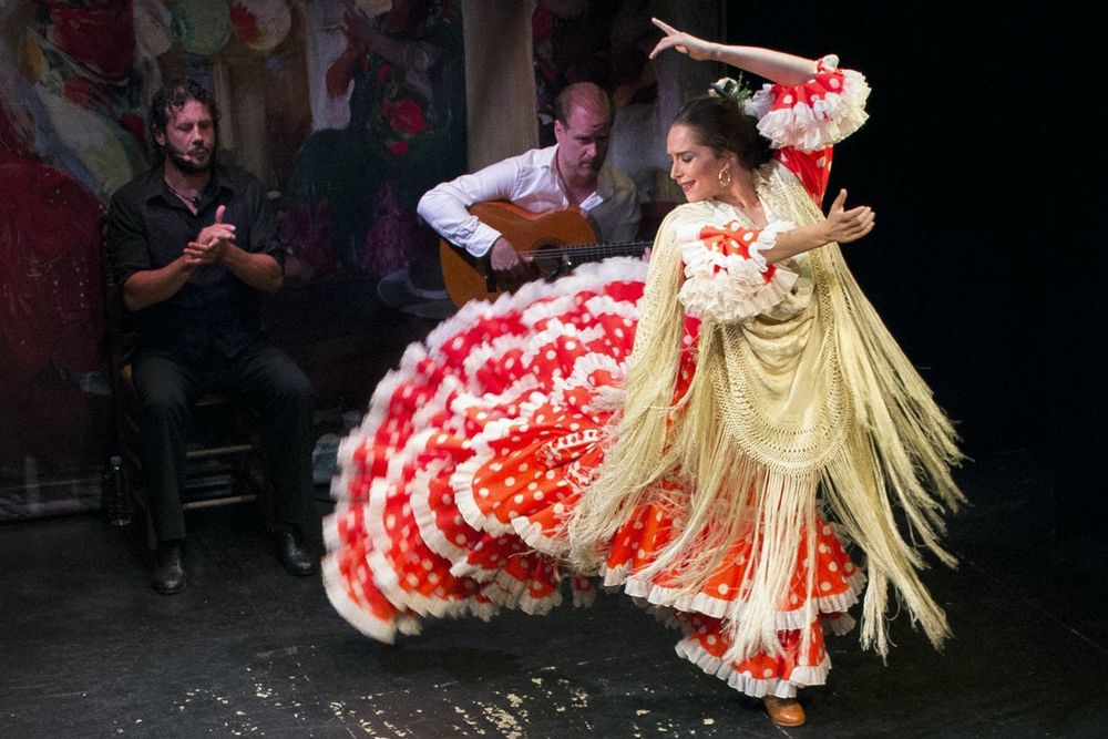 塞维利亚特里亚纳剧院弗拉明戈表演 - Image 2 of 9