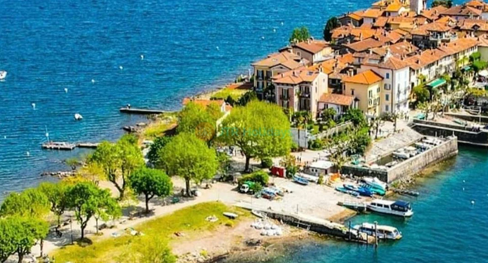 Lake Maggiore & Borromean Islands Hop-on Hop-off Boat Ticket | Explore at Your Own Pace - JTR Holidays - Image 1 of 5