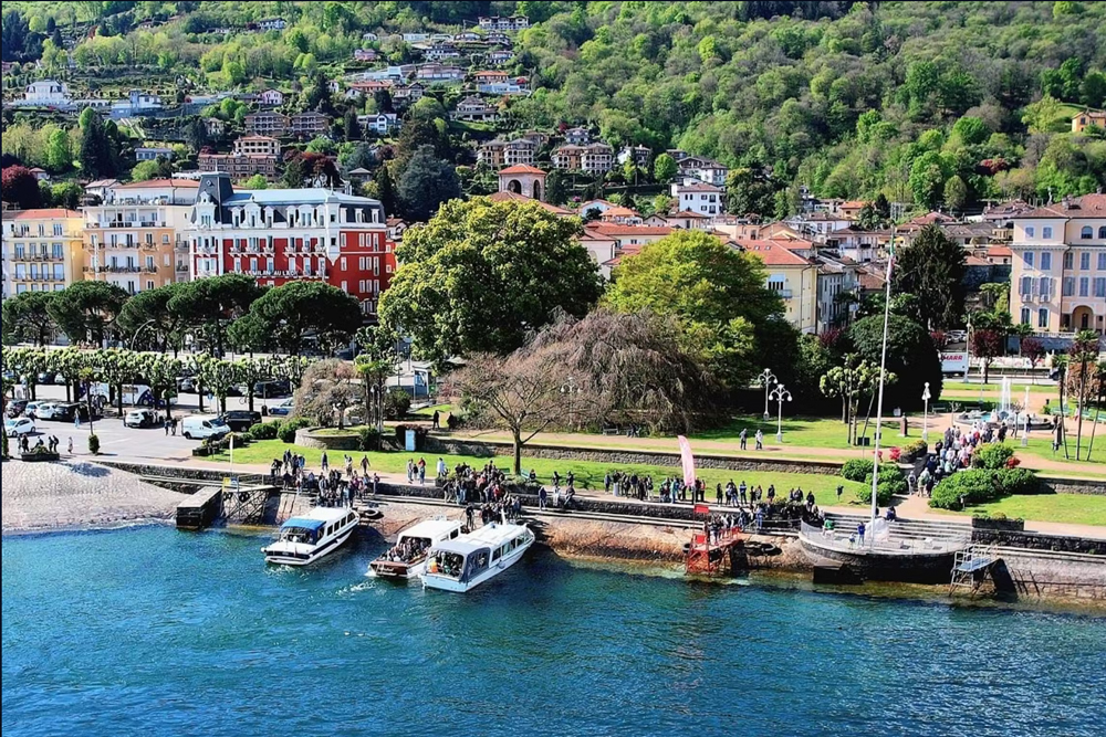 Lake Maggiore & Borromean Islands: Hop-on Hop-off Boat Ticket - Explore Lake Maggiore and the Borromean Islands with a convenient hop-on hop-off boat ticket. Visit Isola Bella, Isola Madre, and Isola dei Pescatori at your own pace. Enjoy stunning lake views, historic palaces, and lush gardens. Book your Lake Maggiore boat tour for a flexible and scenic adventure. Lake Maggiore & Borromean Islands: Hop-on Hop-off Boat Ticket - Image 4 of 5