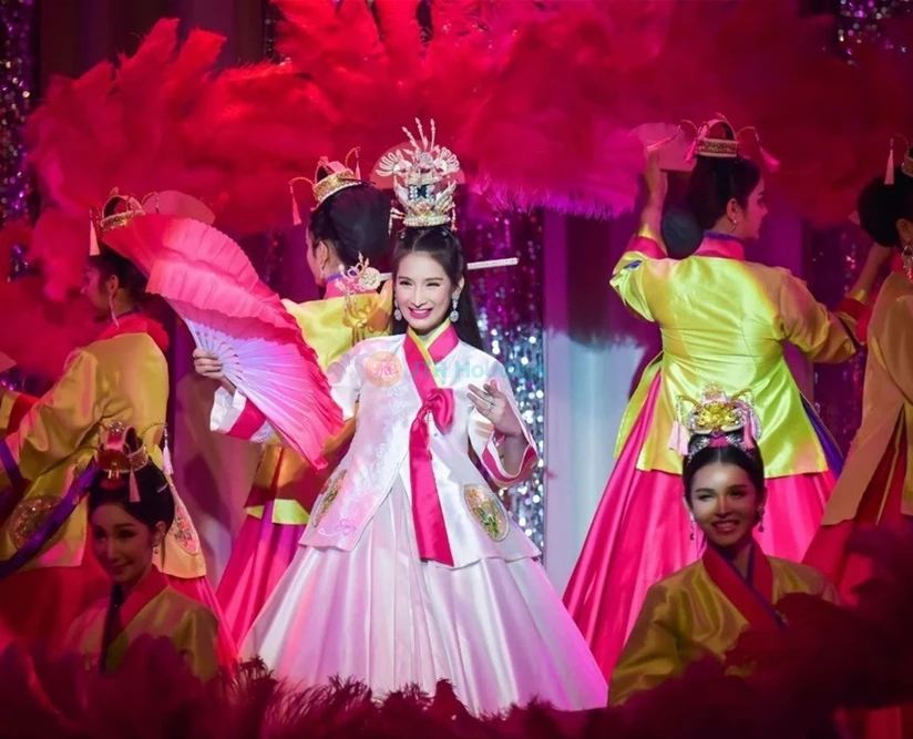 Golden Dome Cabaret Show - Image 2 of 5