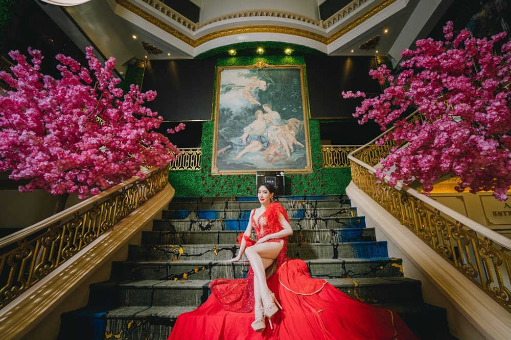 金穹顶歌舞表演 - Image 6 of 8