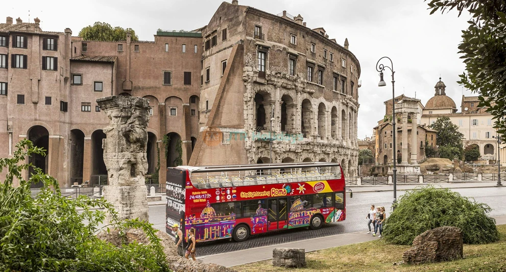 Rome Hop-On Hop-Off Bus by City Sightseeing - Image 1 of 5