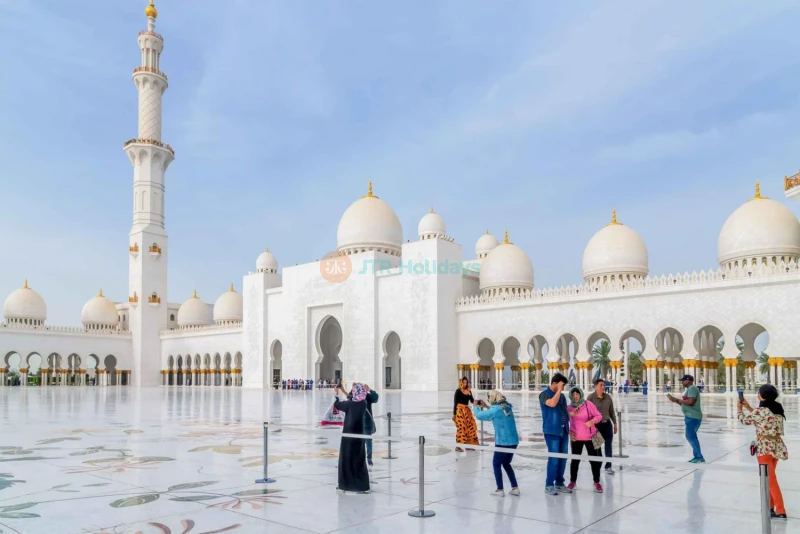 Tour della città di Abu Dhabi da Dubai con Sheikh Zayed Grand Mosque