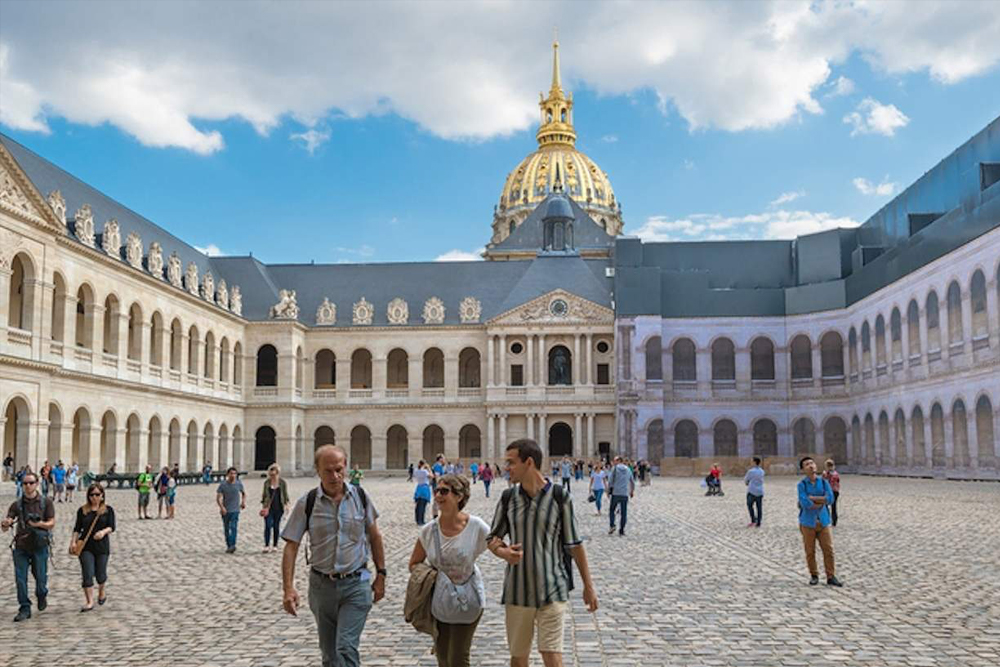The Army Museum Ticket in Paris - Book your Musée de l'Armée ticket and enjoy skip-the-line access in Paris. Explore one of France's top military museums, featuring rich history displays. Visit Napoleon’s tomb inside the stunning Dôme des Invalides and discover themed exhibitions on France’s military and political past. Experience the best of French history and immerse yourself in the fascinating stories at the Musée de l'Armée. The Army Museum Ticket in Paris - Image 1 of 5