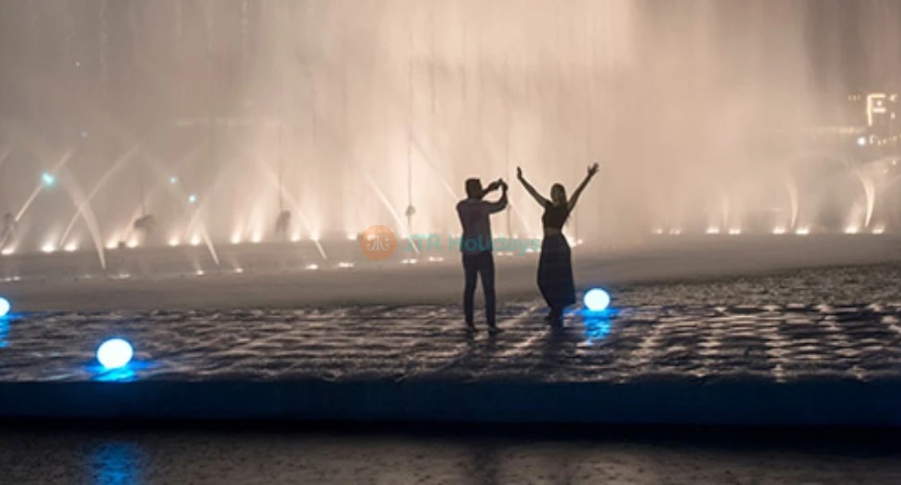 Dubai Fountain Boardwalk - Dubai Fountain Show and Lake Ride - JTR Holidays - Image 1 of 5