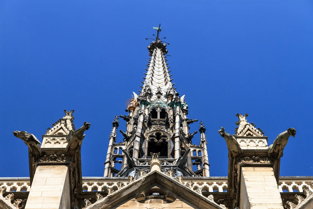 Sainte Chapelle Ticket – Skip-the-Line Entry to Paris’ Stunning Gothic Chapel - JTR Holidays - Image 7 of 8