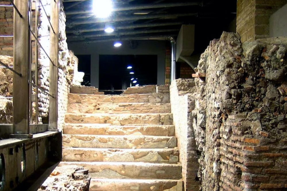 Trevi District Underground Ticket in Rome - Discover ancient ruins beneath the city with the Trevi District Underground ticket in Rome. Explore hidden passageways, an imperial Domus, and the historic Virgin Aqueduct. View preserved structures, artifacts, and artworks just steps from the Trevi Fountain. Book your Trevi District Underground ticket in Rome for a unique archaeological experience. Trevi District Underground Ticket in Rome - Image 5 of 5