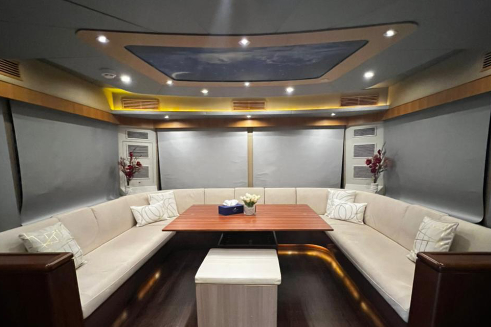 Premium Explora Yacht - 60 FT - Image 7 of 7