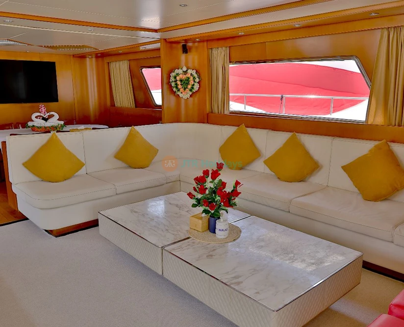 San Lorenzo Luxury Yacht - 82 FT | Premium Private Yacht Experience - JTR Holidays - Image 2 of 5