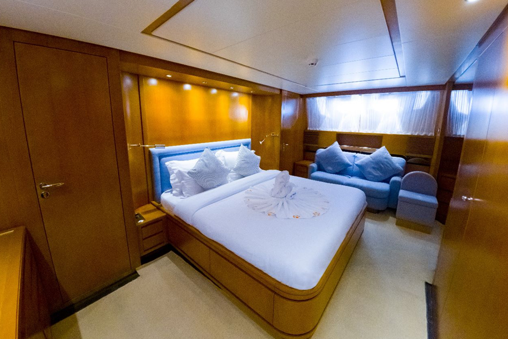 San Lorenzo Luxury Yacht - 82 FT - Experience the San Lorenzo Luxury Yacht - 82 FT, a premium private yacht offering comfort, elegance, and unforgettable moments at sea. Perfect for special events, private cruises, or relaxing getaways, this luxury yacht provides top-class service and stunning ocean views. Book your San Lorenzo Luxury Yacht adventure today for a truly exclusive and stylish experience on the water. San Lorenzo Luxury Yacht - 82 FT - Image 4 of 5