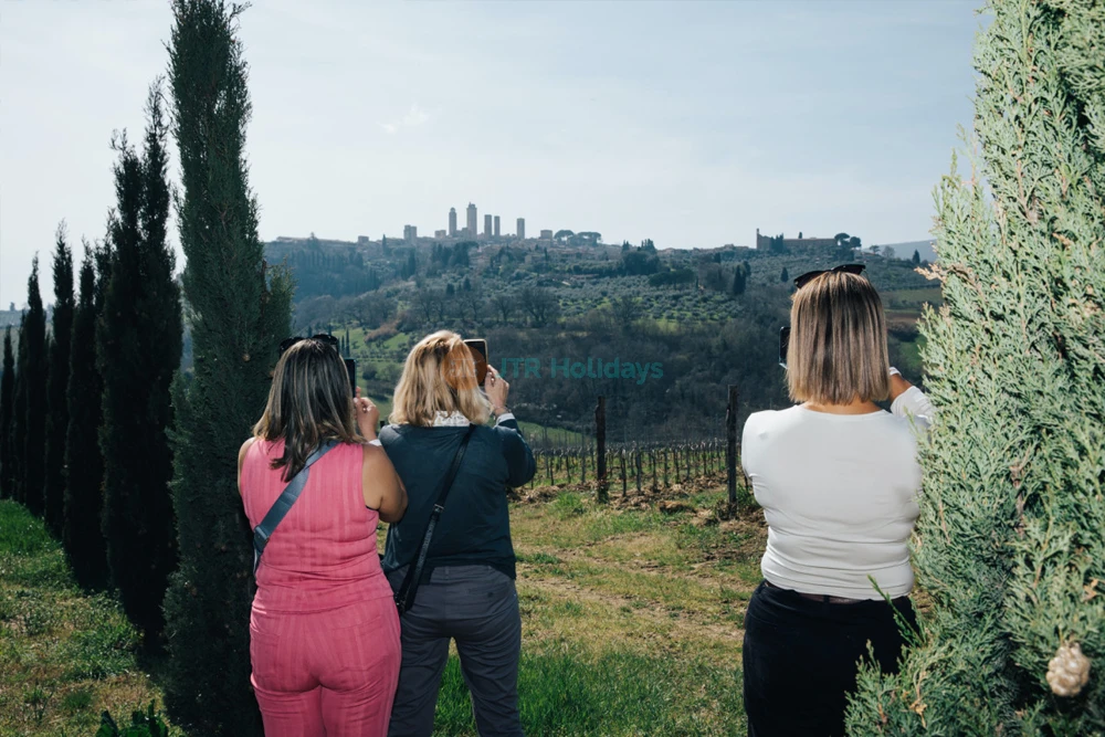 Pisa, Siena & San Gimignano Day Tour from Florence | Explore Tuscany - JTR Holidays - Image 9 of 10