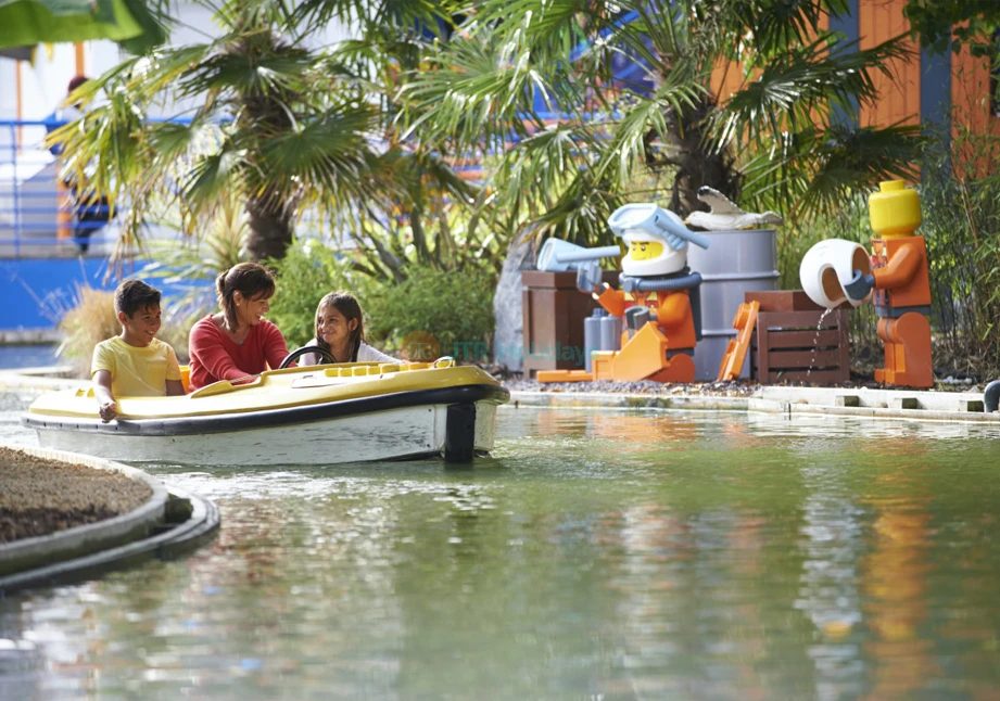 LEGOLAND® Windsor Resort London | Family Theme Park Adventure - JTR Holidays - Image 9 of 9