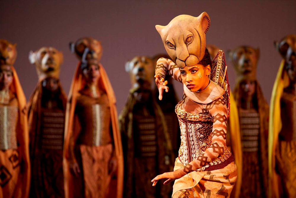 Disney's The Lion King Show Ticket in London - Book your tickets to Disney’s The Lion King Show in London and enjoy a magical stage version of the beloved film. Watch Simba’s story come alive with amazing costumes, music like “Circle of Life,” and over 200 puppets at the Lyceum Theatre. A must-see for all ages Disney's The Lion King Show Ticket in London - Image 4 of 5